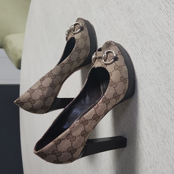 Gucci monogram platform peeptoe heels with stacked wood heel. GUC - Picture 1 of 6